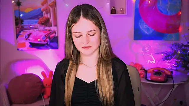 Snapshot of DeboraLarson chatting on 02.01.25 DeboraLarson online show from 02.01.25