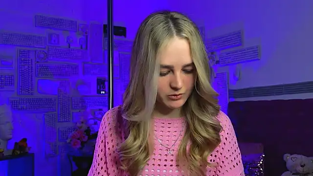 Snapshot of DeboraLarson chatting on 03.13.25 DeboraLarson online show from 03.13.25