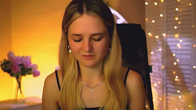 DeboraLarson online show from 10.13.25