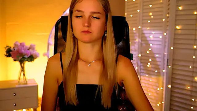 DeboraLarson online show from 11.16.25