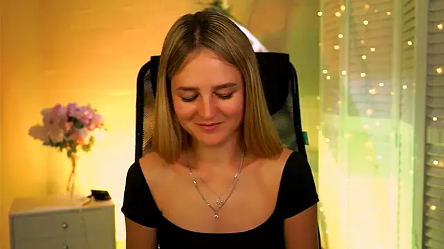 DeboraLarson online show from 04.10.26