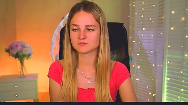 Snapshot of DeboraLarson chatting on 06.28.26 DeboraLarson online show from 06.28.26