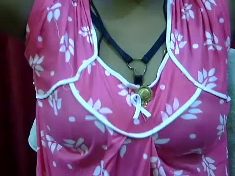 Snapshot of HOT-SEEMAA chatting on 09.25.25 HOT-SEEMAA online show from 09.25.25