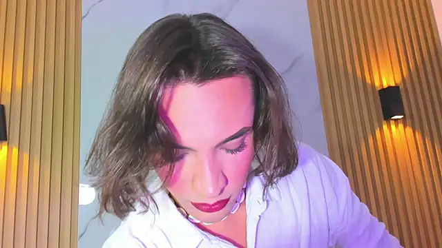 Snapshot of miss_Ari chatting on 01.12.25 miss Ari online show from 01.12.25