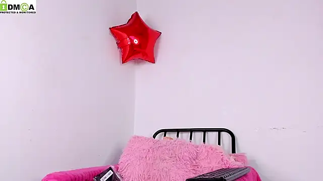 Snapshot of baby_alee chatting on 12.03.24 baby alee online show from 12.03.24