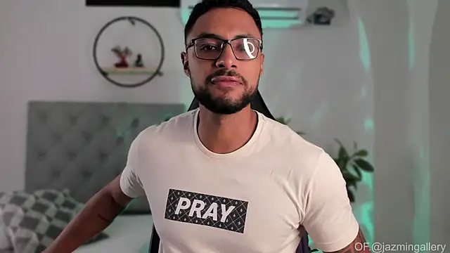 LiamGarcia1 online show from 12.29.24