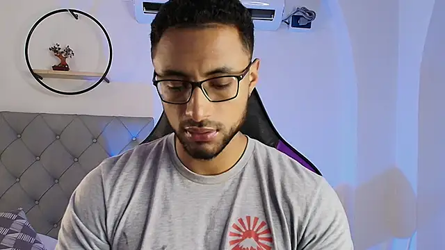 LiamGarcia1 online show from 01.16.25