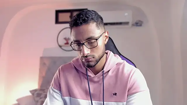 LiamGarcia1 online show from 01.19.25