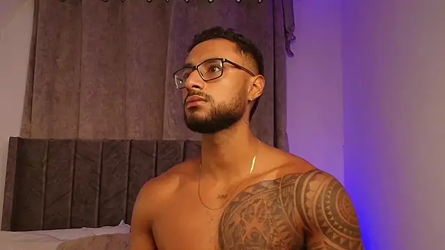 LiamGarcia1 online show from 02.08.25