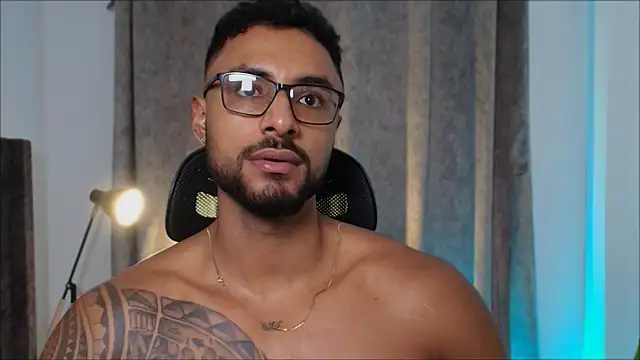 LiamGarcia1 online show from 03.13.25