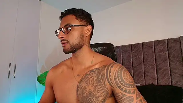 LiamGarcia1 online show from 10.02.25