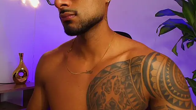 LiamGarcia1 online show from 12.15.25