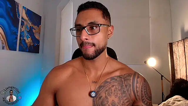 Snapshot of LiamGarcia1 chatting on 04.26.26 LiamGarcia1 online show from 04.26.26