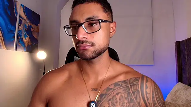 Snapshot of LiamGarcia1 chatting on 05.07.26 LiamGarcia1 online show from 05.07.26