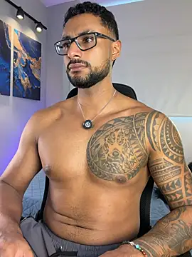 Snapshot of LiamGarcia1 chatting on 05.28.26 LiamGarcia1 online show from 05.28.26