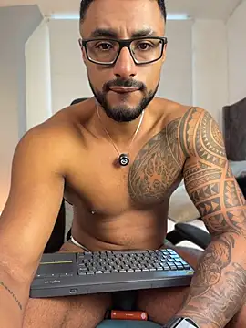 Snapshot of LiamGarcia1 chatting on 06.16.26 LiamGarcia1 online show from 06.16.26