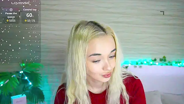 Snapshot of Ashley_S chatting on 10.23.25 Ashley S online show from 10.23.25