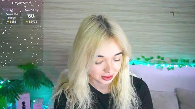 Snapshot of Ashley_S chatting on 11.05.25 Ashley S online show from 11.05.25