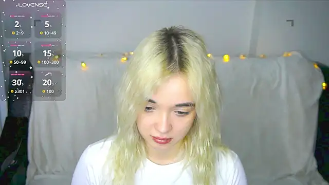 Snapshot of Ashley_S chatting on 11.21.25 Ashley S online show from 11.21.25