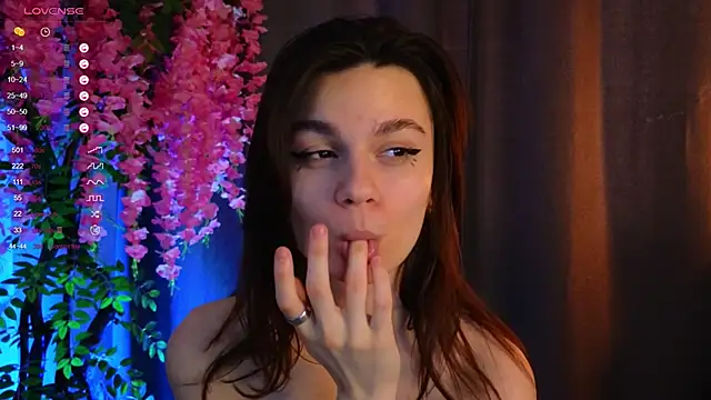 Snapshot of EvaHair chatting on 02.25.25 EvaHair online show from 02.25.25