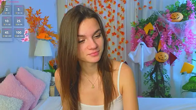 Snapshot of EvaHair chatting on 10.27.25 EvaHair online show from 10.27.25