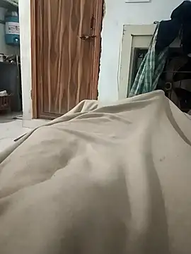 Snapshot of pintuS40 chatting on 11.17.25 pintuS40 online show from 11.17.25