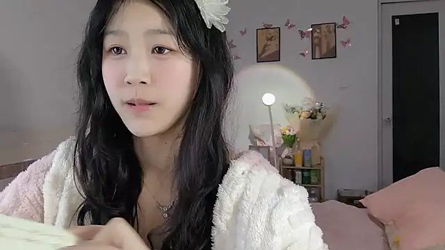 Snapshot of Luminous163 chatting on 03.04.25 Luminous163 online show from 03.04.25