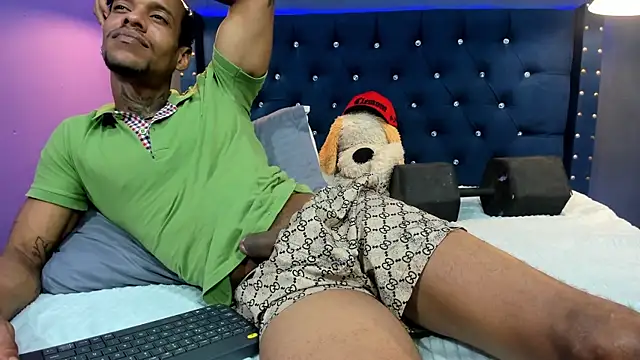 Snapshot of Salomon_koude chatting on 11.12.25 Salomon koude online show from 11.12.25