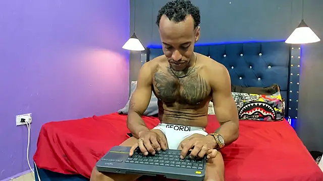 Snapshot of Salomon_koude chatting on 11.23.25 Salomon koude online show from 11.23.25