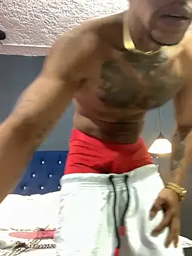 Snapshot of Salomon_koude chatting on 11.29.25 Salomon koude online show from 11.29.25