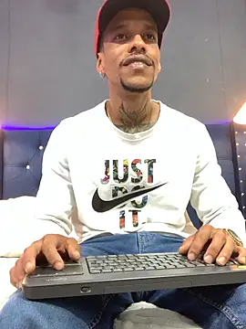 Snapshot of Salomon_koude chatting on 12.05.25 Salomon koude online show from 12.05.25