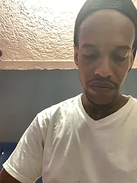 Snapshot of Salomon_koude chatting on 12.15.25 Salomon koude online show from 12.15.25