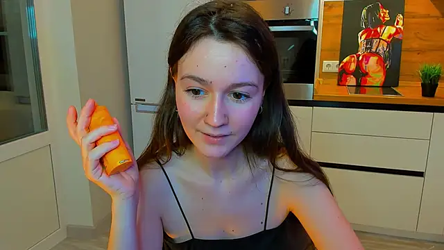 Snapshot of ameli_moon chatting on 12.10.24 ameli moon online show from 12.10.24