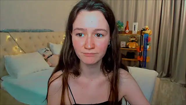 Snapshot of ameli_moon chatting on 12.20.24 ameli moon online show from 12.20.24