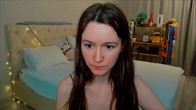 Snapshot of ameli_moon chatting on 12.20.24 ameli moon online show from 12.20.24