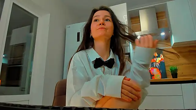 Snapshot of ameli_moon chatting on 01.14.25 ameli moon online show from 01.14.25