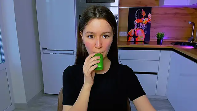 Snapshot of ameli_moon chatting on 03.19.25 ameli moon online show from 03.19.25