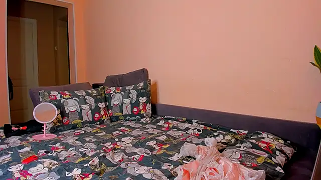 Snapshot of ameli_moon chatting on 10.25.25 ameli moon online show from 10.25.25