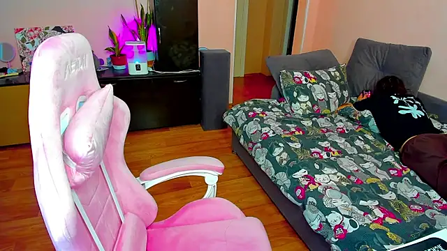 Snapshot of ameli_moon chatting on 10.28.25 ameli moon online show from 10.28.25