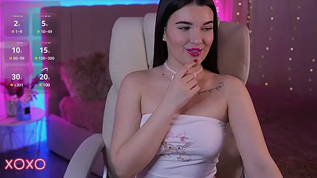 YourLolaBunny online show from 02.21.25