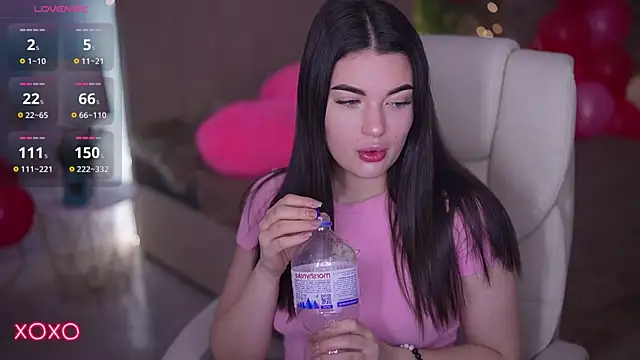 YourLolaBunny online show from 02.14.26