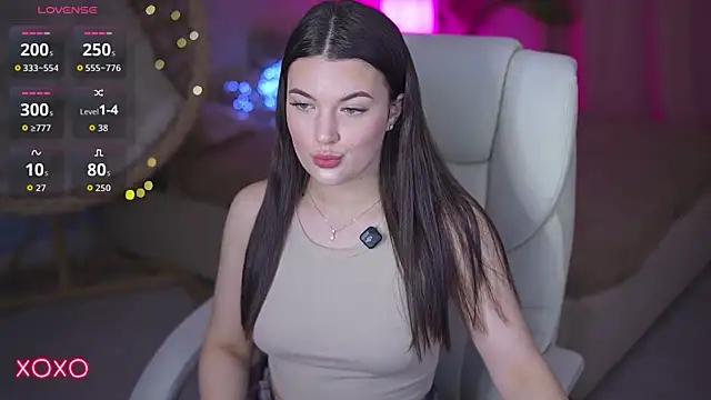 YourLolaBunny online show from 04.13.26