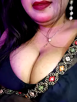 Suhanakhan00 online show from 03.04.25