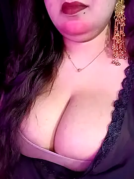 Snapshot of Suhanakhan00 chatting on 05.21.26 Suhanakhan00 online show from 05.21.26
