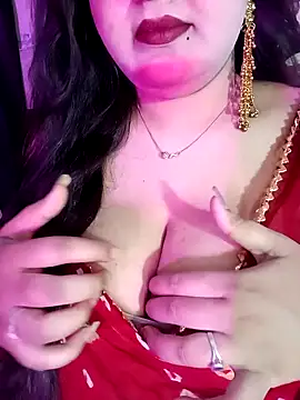 Snapshot of Suhanakhan00 chatting on 05.28.26 Suhanakhan00 online show from 05.28.26