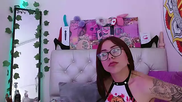 sarawiliamx online show from 02.18.25