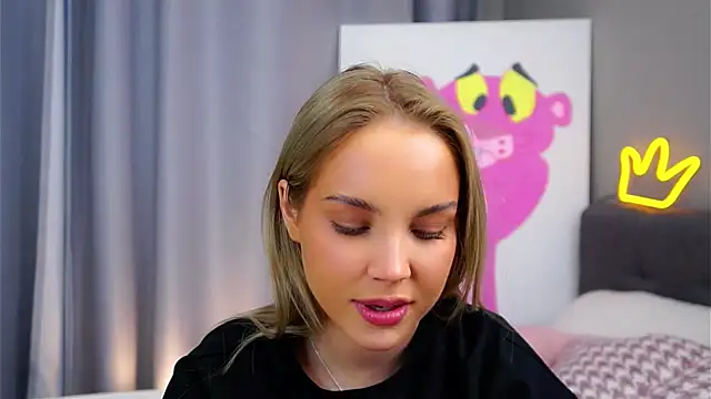 Snapshot of AftonConnett chatting on 10.29.25 AftonConnett online show from 10.29.25