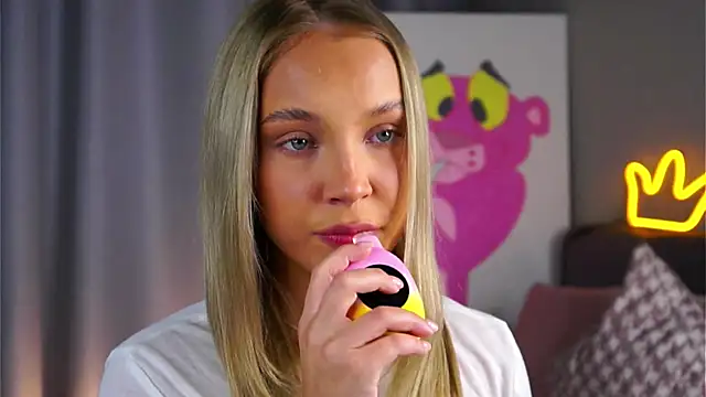 Snapshot of AftonConnett chatting on 11.08.25 AftonConnett online show from 11.08.25