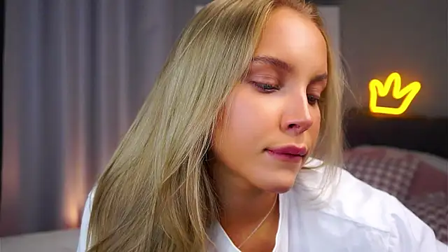 Snapshot of AftonConnett chatting on 11.09.25 AftonConnett online show from 11.09.25