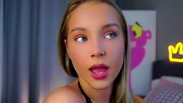 Snapshot of AftonConnett chatting on 11.21.25 AftonConnett online show from 11.21.25